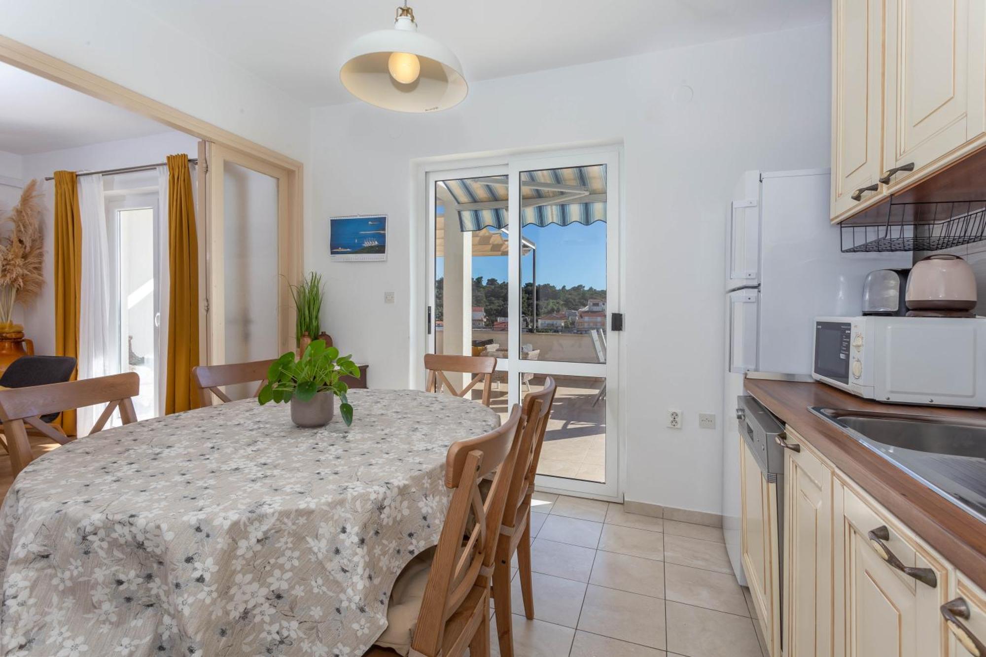 Apartment Tasina Hvar Town